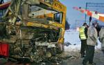 Pociąg w momencie uderzenia w autobus mógł poruszać się nawet z prędkością 100 km/h 