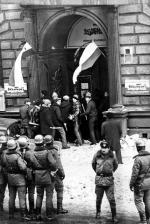 1981 r. Wejście do biura „Solidarności” Regionu Łódzkiego