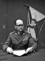 Gen. Wojciech Jaruzelski ogłaszający stan wojenny, 13 grudnia 1981 r. (fot. Wojciech Chmurzyński)
