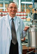 Prof. Antoni Morawski wraz z zespołem pracowali nad swoim wynalazkiem blisko pięć lat