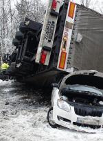 Na trasie między Katowicami a Bielsko-Białą zdarzył się wczoraj groźny wypadek. Na szczęście nikt nie ucierpiał