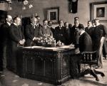  Amerykański sekretarz stanu John Hay ratyfikuje traktat paryski z Hiszpanią, 1 maja 1899 r. 