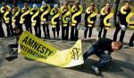 Pikieta Amnesty International przed Kancelarią Premiera w sprawie więzień CIA w Polsce. 4 kwietnia 2009 r. 