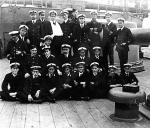 Kontradmirał Cradock wśród oficerów HMS „Good Hope”, Falklandy, 18 października 1914 r.
