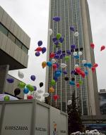 Wczesnym popołudniem z okolic hotelu Marriott, gdzie odbyła się konferencja poświęcona przygotowaniom, do nieba pofrunęło 500 balonów