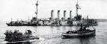 Okręty alianckie osłaniają wyładunek wojska i sprzętu na półwyspie Gallipoli  
