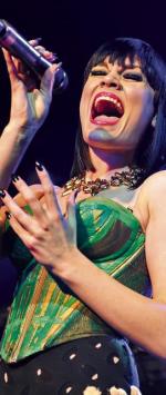 Jessie J śpiewa w londyńskim klubie Scala w styczniu tego roku. ft. andy sheppard