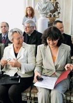 Umowę o współpracy w ramach Polsko-Niemieckiej Fundacji  na rzecz Nauki podpisały w 2008 r. szefowe resortów nauki:  Polski Barbara Kudrycka (z prawej) i Niemiec Annette Schavan