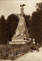 Pomnik Juliana Konstantego Ordona wzniesiony w 1896 r. wg projektu Tadeusza Barącza