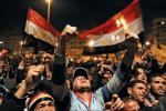 „Jaskot!” („Sczeźnij!”) skandowały tysiące manifestantów na placu Tahrir na wiadomość, że prezydent nie zamierza ustąpić