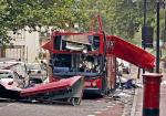 Wysadzenie w powietrze w 2005 roku przez wychowanego w Wielkiej Brytanii terrorystę pochodzenia muzułmańskiego  piętrowego autobusu, jednego z londyńskich symboli, było dla wielu Brytyjczyków dowodem na porażkę polityki wielokulturowości 