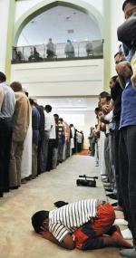 Amerykańscy muzułmanie czują się dyskryminowani  i inwigilowani (na zdjęciu nowo otwarty meczet w Bostonie) (fot. Lisa Poole)