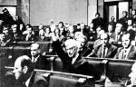  Stanisław Stomma wstrzymuje się od głosu podczas uchwalania zmian w konstytucji. Rok 1976. (fot. znak/arch. Stanisława Stommy)