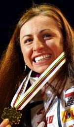 Justyna Kowalczyk  ma 28 lat, cztery medale olimpijskie, sześć medali mistrzostw świata.  Trzykrotnie triumfowała  w klasyfikacji generalnej Pucharu Świata 