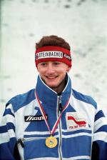 Małysz jest dobrem narodowym od 10 lat, ale wygrywał już  w latach 90. – na zdjęciu z medalem mistrzostw Polski 1997 r.