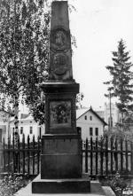 Obelisk ku czci Adama Mickiewicza stał przed wojną w rynku  