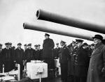 Winston Churchill, I Lord Admiralicji, pozdrawia marynarzy „Exetera”   