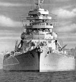 Niemiecki okręt liniowy  „Scharnhorst” „Bismarck” od strony dziobu