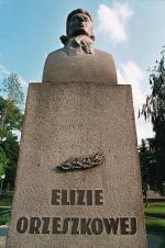 Pomnik Orzeszkowej w Grodnie  