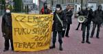 Anarchiści protestują przeciwko planom budowy w Polsce elektrowni atomowej. Na zdjęciu ich akcja w Łodzi 19 marca
