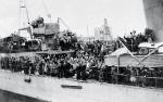 Brytyjscy jeńcy uwolnieni z „Altmarka” na pokładzie HMS „Cossack”