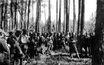 Puszcza Rudnicka,  koniec lipca 1944 r.,  żołnierze wileńscy,  którym udało się  wymknąć z sowieckiego kotła pod Wilnem 