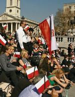 17 kwietnia 2010 roku Polacy oglądali na Trafalgar Square transmisję pogrzebu Lecha i Marii Kaczyńskich 