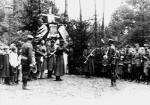 Uroczysta msza św.  odprawiona  w zgrupowaniu  oddziałów NZW  w Ożannie  3 maja 1945 r. 