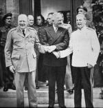 Winston Churchill  z prezydentem USA Harry Trumanem  i generalissimusem  Józefem Stalinem  w Poczdamie 