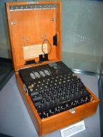 Maszyna szyfrująca Enigma używana przez Kriegsmarine – egzemplarz przejęty przez Brytyjczyków na U-559