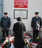 8 października 2010 r. odsłonięto w Warszawie tablicę upamiętniającą tragicznie zmarłego szefa instytutu 