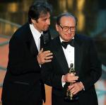 Sidney Lumet odbiera z rąk Ala Pacino honorowego Oscara  (luty 2005 r.)