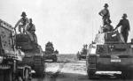 Włoskie czołgi podczas walk na pograniczu egipsko-libijskim, 1941 r. 