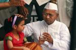 Głodujący od 5 do 9 kwietnia na jednym z głównych placów New Delhi działacz społeczny Anna Hazare domagał się od rządu wdrożenia skuteczniejszych przepisów antykorupcyjnych
