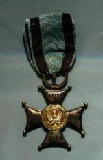 Krzyż Virtuti Militari przyznawany w wojsku polskim od 1792 roku. Otrzymywali go również żołnierze podziemia niepodległościowego w połowie XX wieku