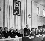 David Ben Gurion  odczytuje deklarację niepodległości  o ustanowieniu państwa Izrael 14 maja 1948 r.