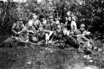 „Inka” (z opaską  Czerwonego Krzyża  na ręku) w grupie  kolegów  z 4. Szwadronu  5. Brygady Wileńskiej AK (Białostocczyzna,  lato 1945 r.) i