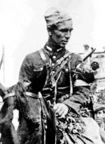 Por. Marian Bernaciak  „Orlik” wkracza na czele swego oddziału do Ryk, 26 lipca 1944 r. 