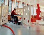 W MindLab, w duńskim Ministerstwie Gospodarki, pracownicy sami urządzają przestrzeń dzięki mobilnym przegrodom. fot. rosan bosch 