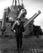 Admirał John C. Tovey, dowódca Home Fleet, na pokładzie pancernika „King George V” 