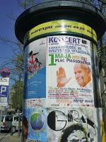 Plakaty  i billboardy z Janem Pawłem II już zawisły na ulicach Warszawy  