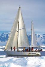 Polonus na wodach Spitsbergenu (fot. Adam Nawrot)