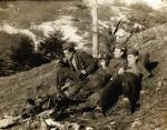 Partyzanci oddziału „Wiarusy” wiosną 1948 r. Od lewej:  Kajetan Samborski „Teściowa”, Tadeusz Dymel „Srebrny” i Edward Skórnóg „Szatan” zbiory 