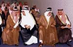 Marzec 2001 r. jeden  z synów Mohammada bin Ladena, Khaled (pierwszy  z prawej), w towarzystwie saudyjskich dygnitarzy 