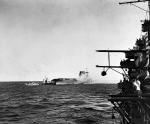 Niszczyciel USS „Hammann” ratuje załogę „Lexingtona”  
