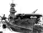 USS „Yorktown” naprawiany w Pearl Harbor po bitwie na Morzu Koralowym 