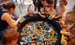 Zamki, auta i domy dzieci budowały z klocków Lego na Krakowskim Przedmieściu