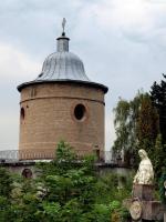  Kaplica Orląt Złoczowskich na cmentarzu w Złoczowie