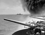 Działa plot. na USS „Yorktown”, na dalszym planie krążownik USS „Astoria”, 4 czerwca 1942 r. 