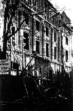 Na rok przed I wojną światową  runęły część frontowej ściany i rusztowanie budowanej  biblioteki  publicznej przy Koszykowej